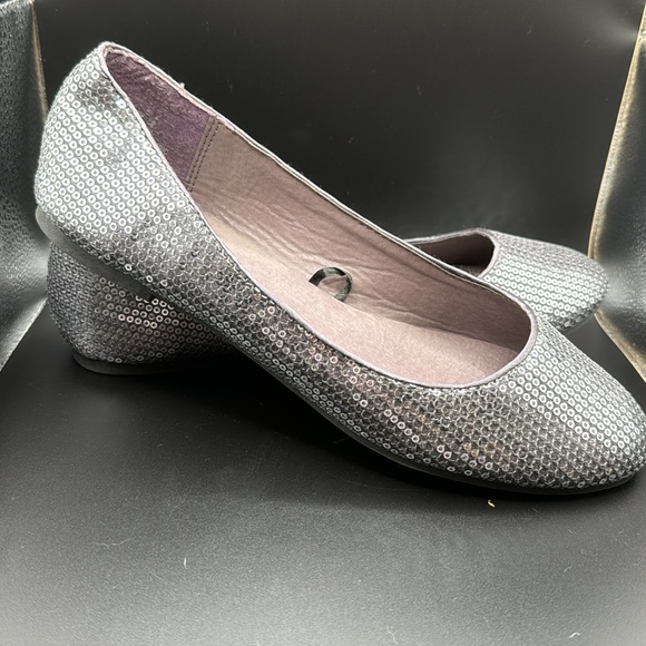 Madden Girl Shoes - Madden Girl silver sequin ballet flats size 8 nwot